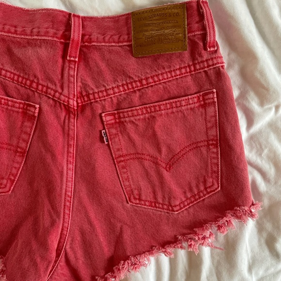 Levi’s Cutoff Shorts - Picture 9 of 10